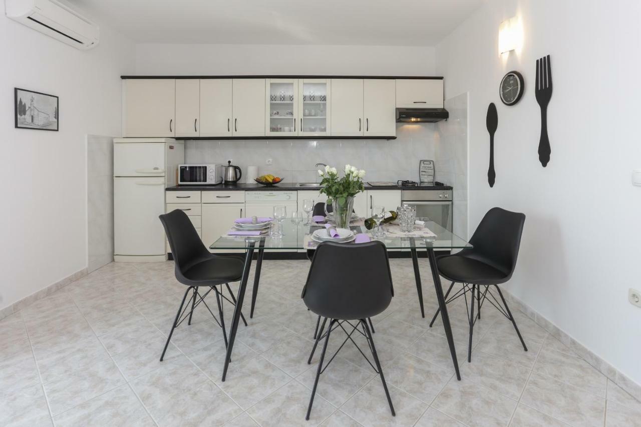 Charming Carmen Apartment คาชเตลา ภายนอก รูปภาพ