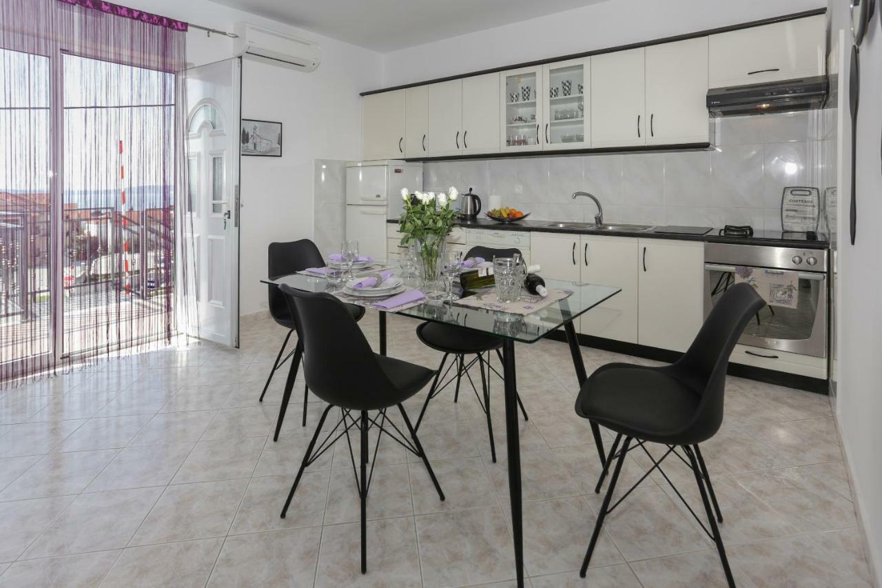 Charming Carmen Apartment คาชเตลา ภายนอก รูปภาพ