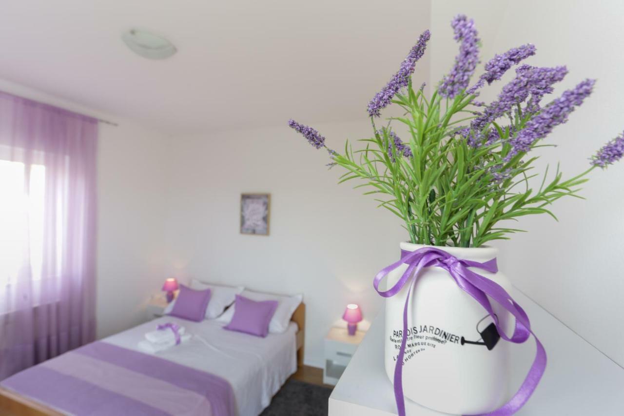 Charming Carmen Apartment คาชเตลา ภายนอก รูปภาพ